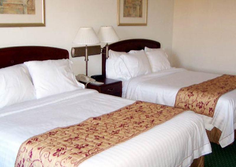 Courtyard By Marriott Decatur Hotell Exteriör bild