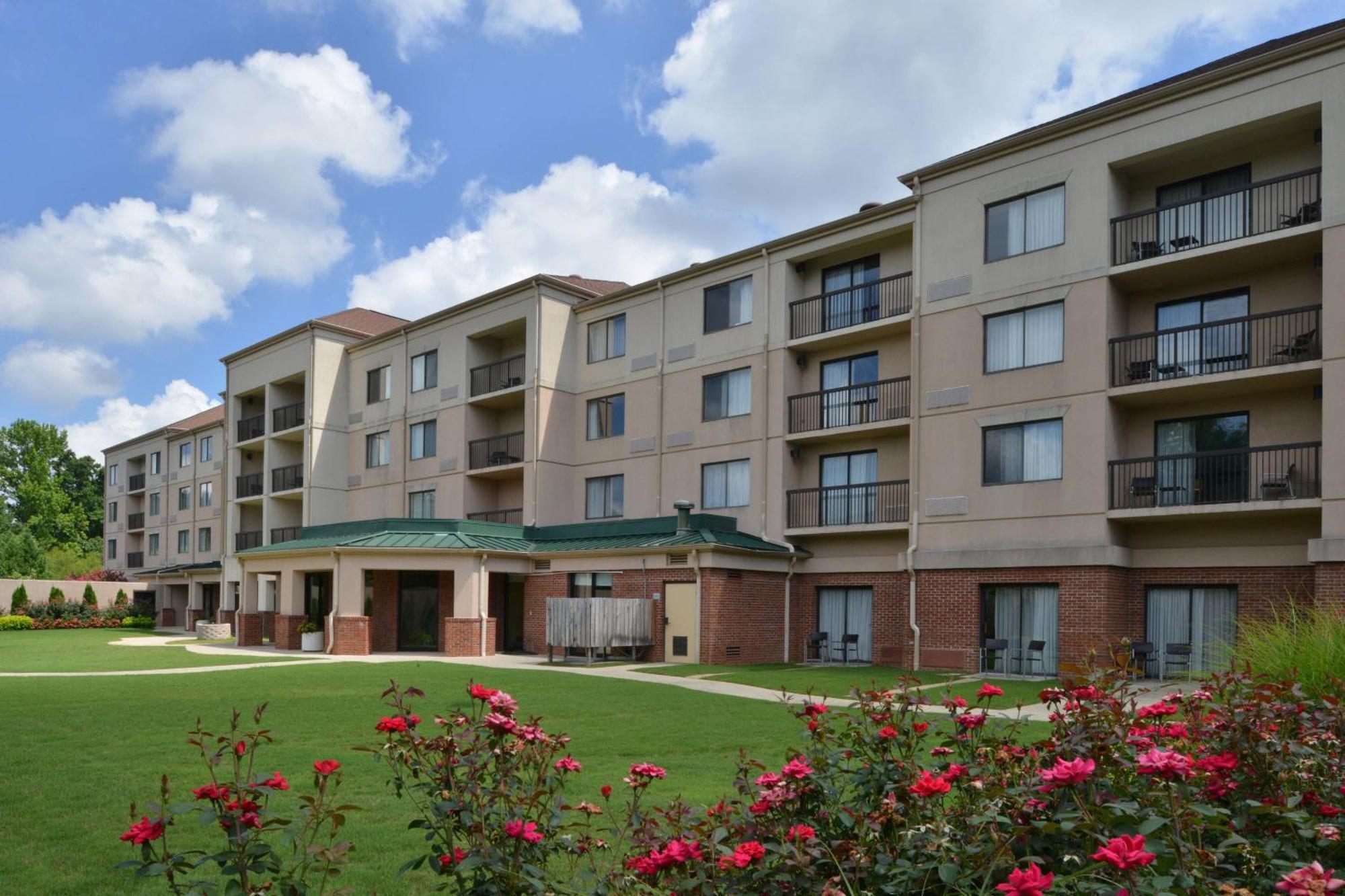 Courtyard By Marriott Decatur Hotell Exteriör bild