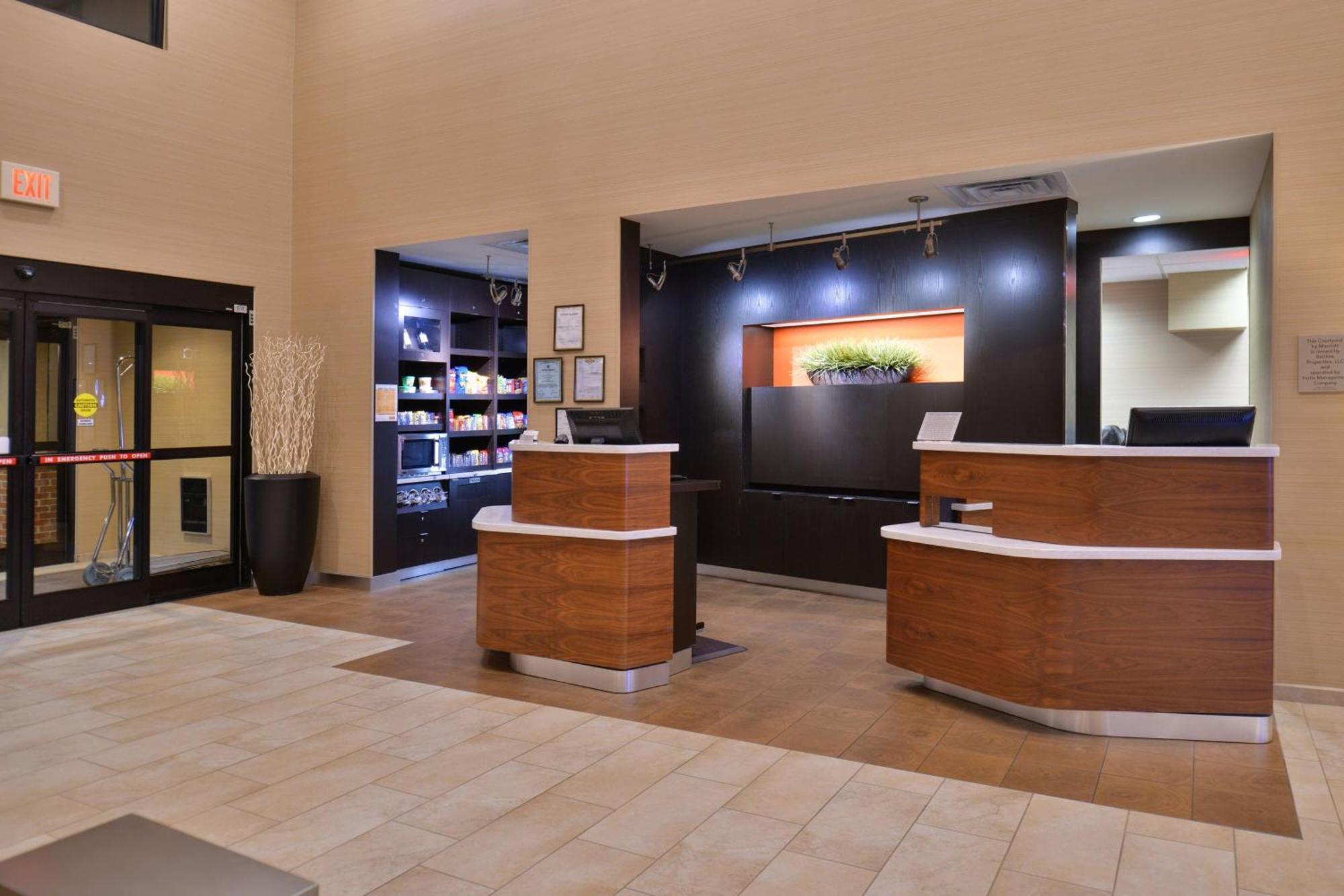 Courtyard By Marriott Decatur Hotell Exteriör bild